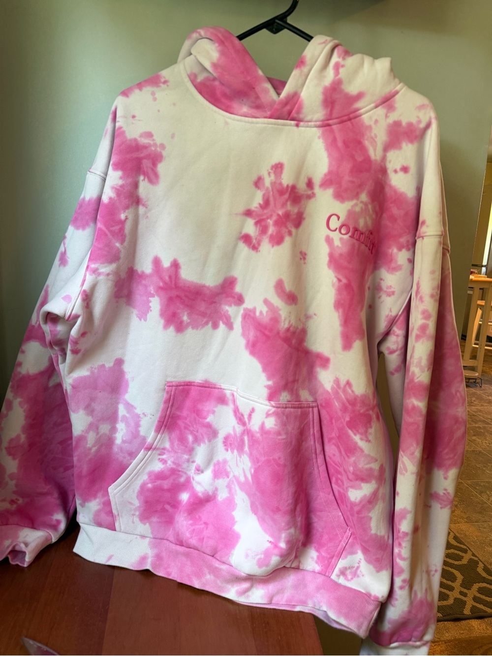 Comfrt Minimalist Hoodie size L Strawberry Swirl - Picture 2 of 6